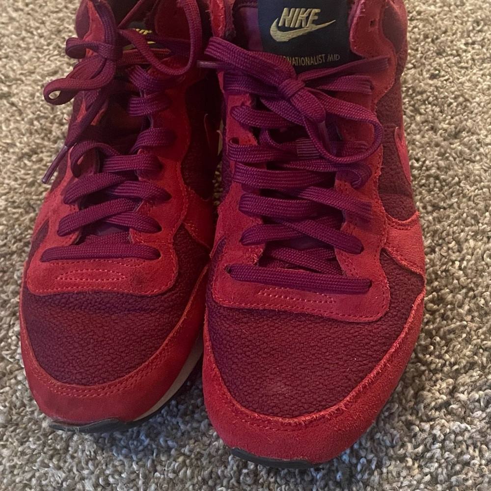 Nike Red Women's Sneakers - Picture 2 of 6